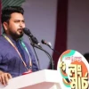 হেলিকপ্টারে পালাবেন নাকি সম্মানের সঙ্গে পদত্যাগ করবেন: তারেক রহমানকে নাহিদ ইসলাম