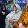 ইমরান খানের তিন বোনকে ৩০ দিনের আটকাদেশ